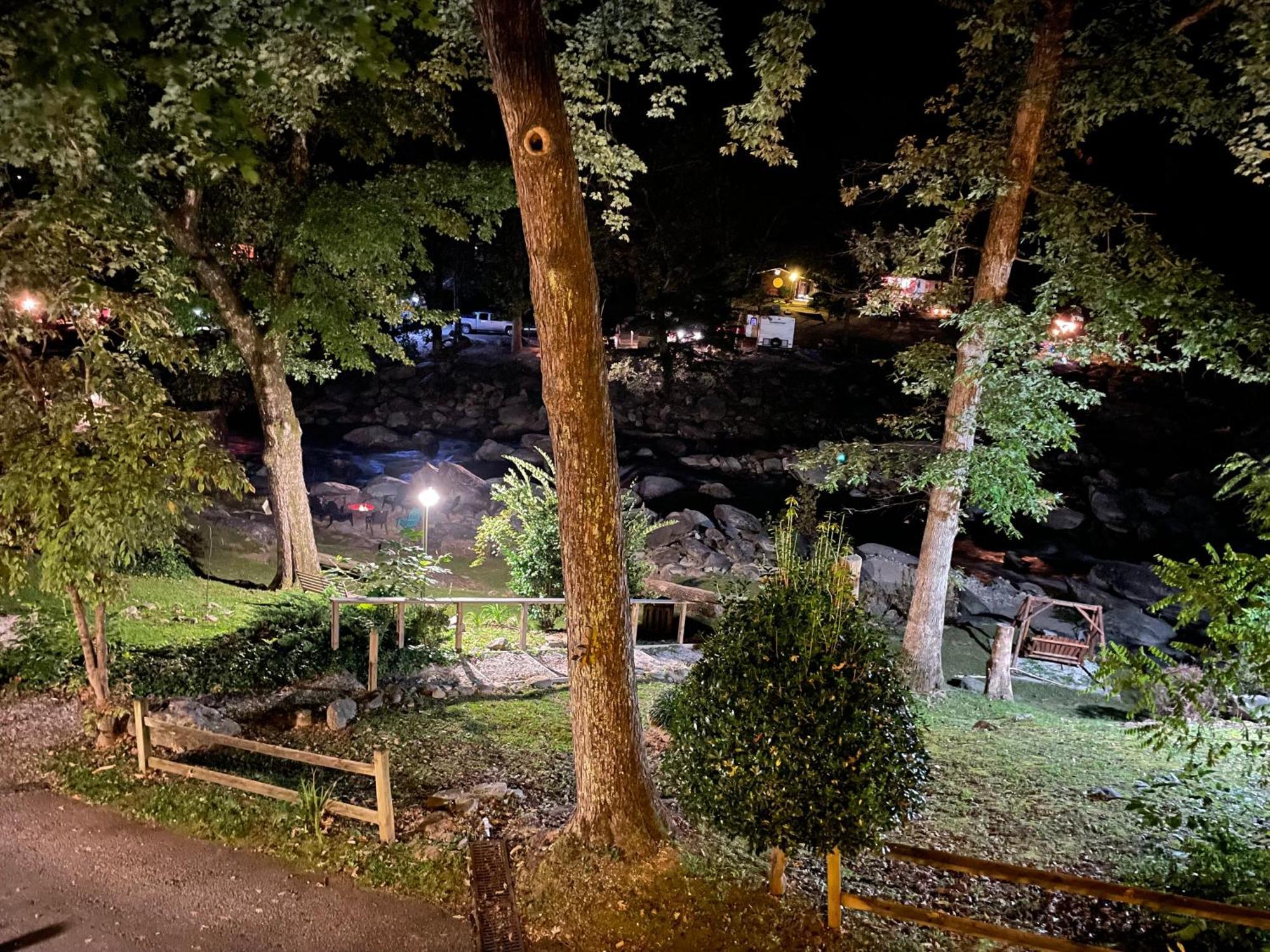 The Evening Shade River Lodge And Cabins Chimney Rock Kültér fotó